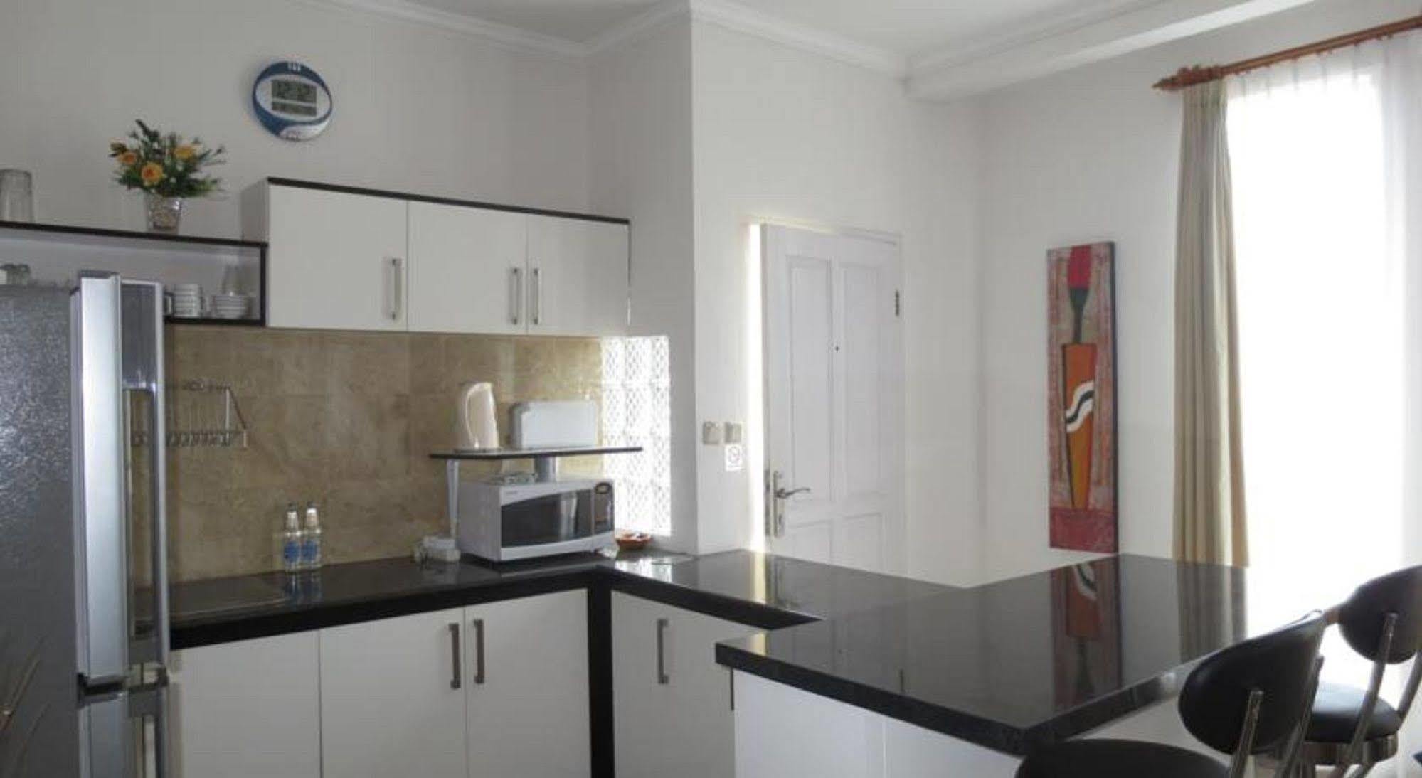 Bali Court Hotel&Apartment Legian Buitenkant foto